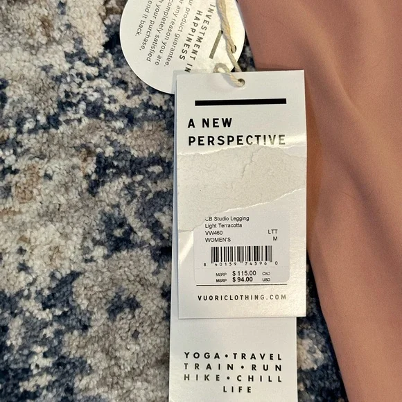 Vuori Women's CB Studio Yoga Leggings Color Light Terracota Size Medium NEW - Picture 11 of 11